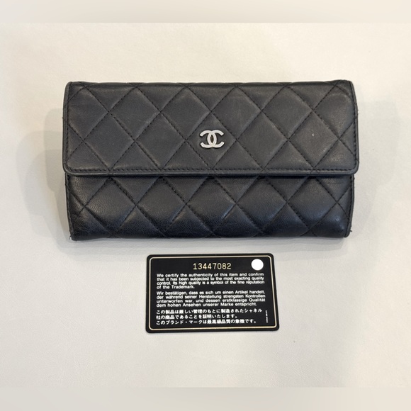 CHANEL Lambskin Quilted Gusset Flap Wallet - Picture 1 of 8